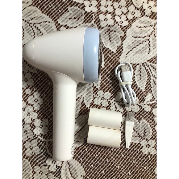 Fabric Shaver Device - Picture 1 of 5